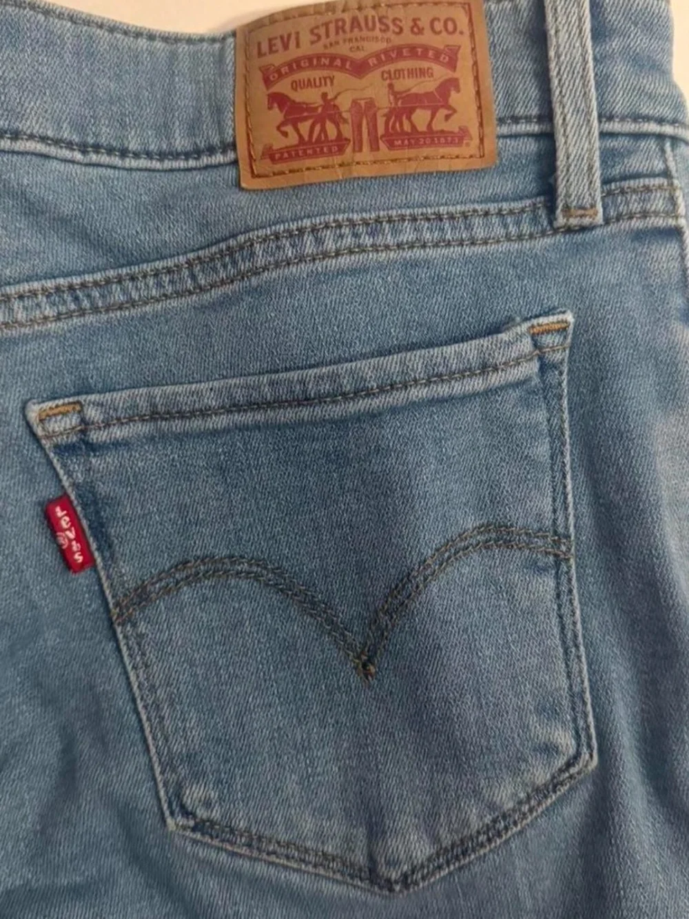 Levi's Women's Light Wash High-Rise skinny ankle Denim Jeans